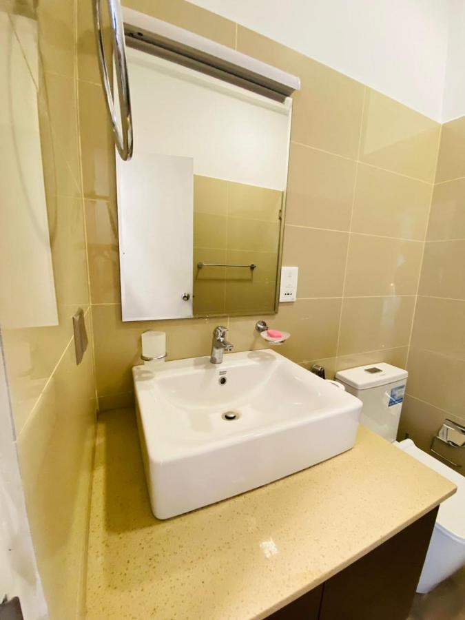 Ocean Breeze - Udaya Luxury Apartments Negombo Exteriér fotografie