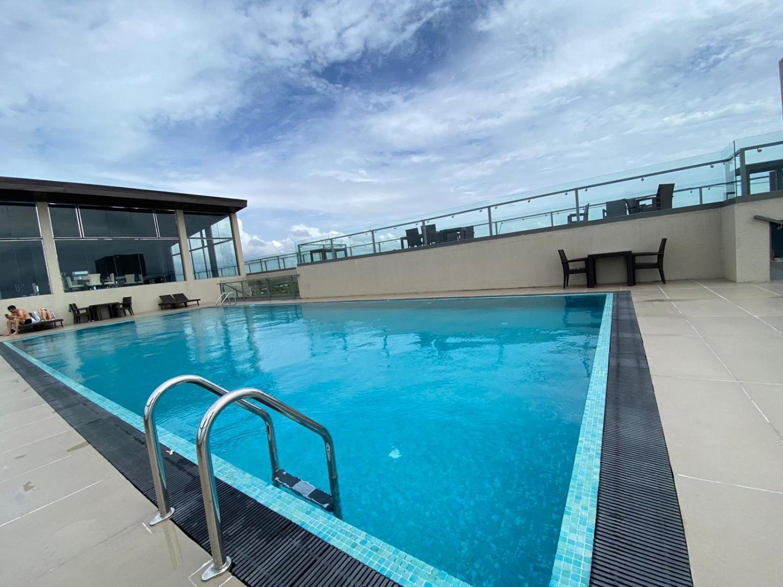 Ocean Breeze - Udaya Luxury Apartments Negombo Exteriér fotografie